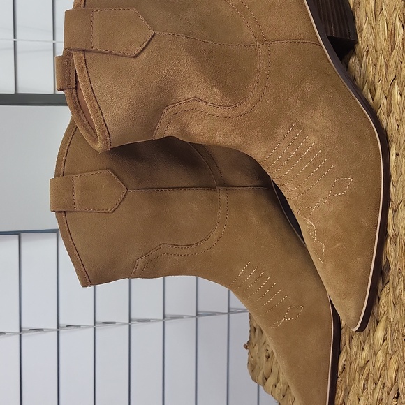 NWT Free People and Intentionally Blank Kari Tan Suede Western Boots. Size 9 - Picture 1 of 12